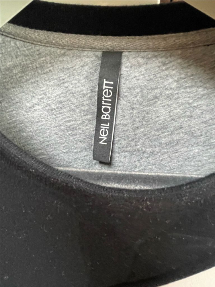 Neil Barrett 맨투맨 이미지