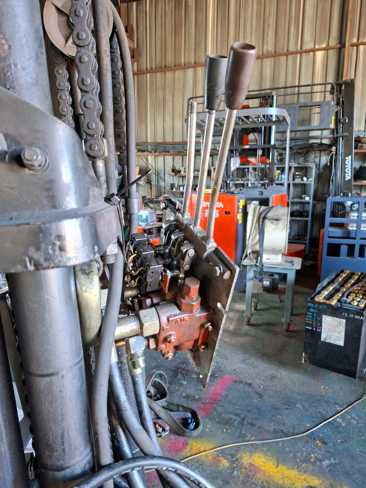 2.5톤용 지게차 마스타 자작용 트렉터 포그레인 리프트 이미지