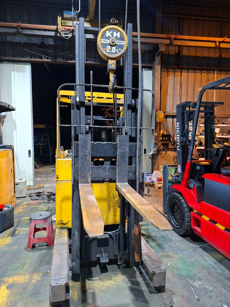 2.5톤용 지게차 마스타 자작용 트렉터 포그레인 리프트 이미지