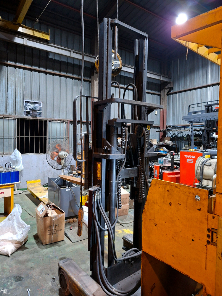 2.5톤용 지게차 마스타 자작용 트렉터 포그레인 리프트 이미지