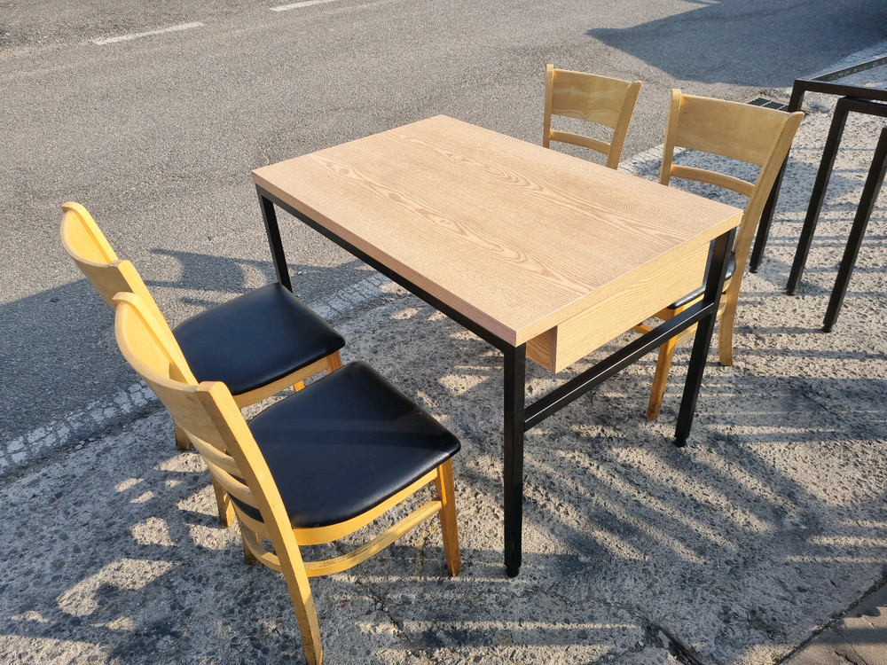 식당 4인 의탁자 식탁 의자 세트 이미지