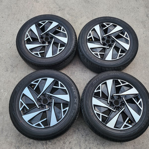 더뉴 그랜져IG 캘리그래피 17인치 순정휠 중고휠타이어 팝니다 이미지