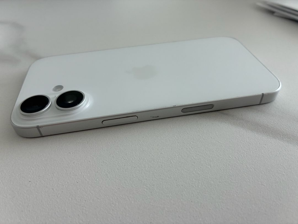 아이폰16 256 화이트 자급제 애플케어(27년 1월) 이미지