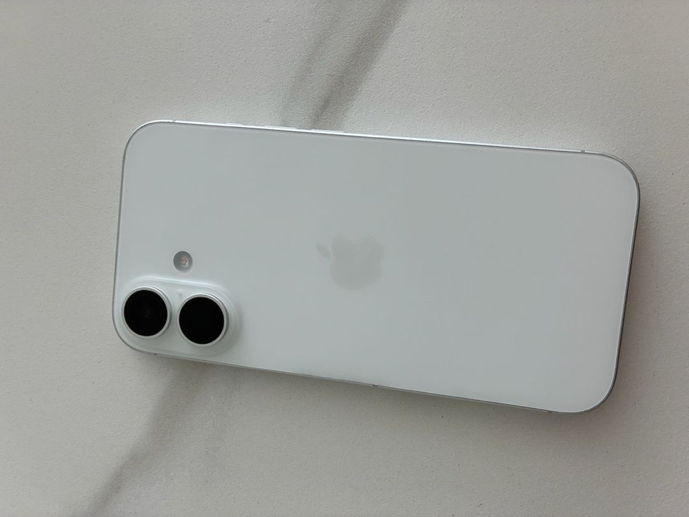 아이폰16 256 화이트 자급제 애플케어(27년 1월) 이미지