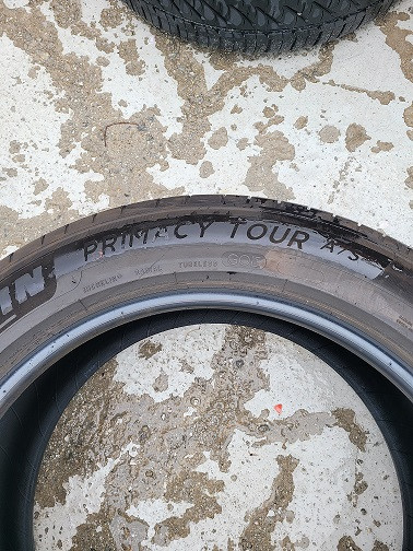 미쉐린 프라이머시 투어 A/S 265/50/20 중고타이어 2개 판매 이미지