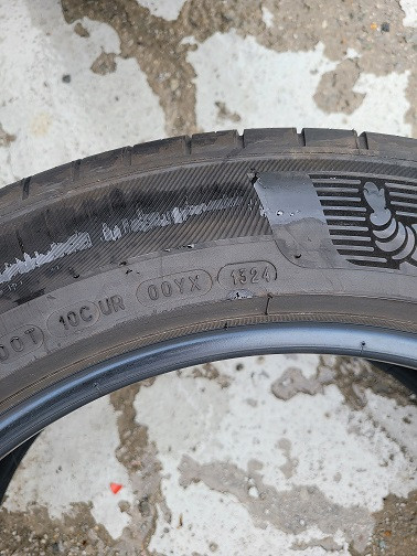 미쉐린 프라이머시 투어 A/S 265/50/20 중고타이어 2개 판매 이미지