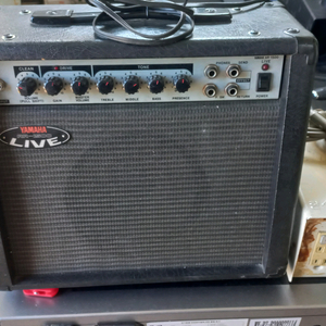 야마하 라이브 기타앰프 이미지
