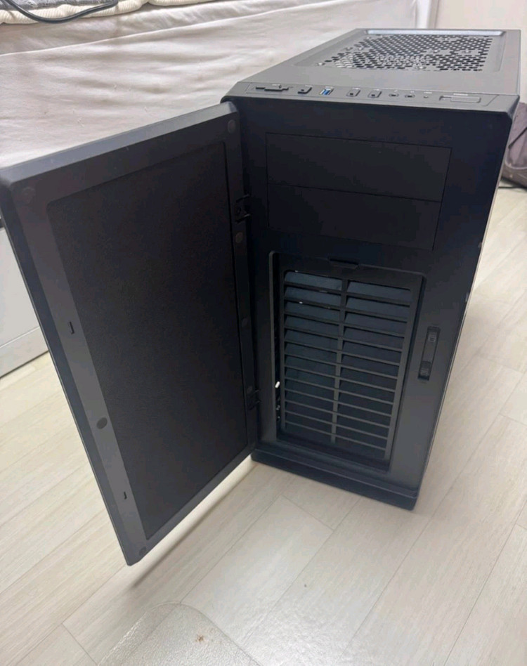 컴퓨터 pc 본체 판매합니다 [i7 12700 + 렘 32g + rx6600 + 녹투아 쿨러 + 윈도우11홈 정품] 이미지