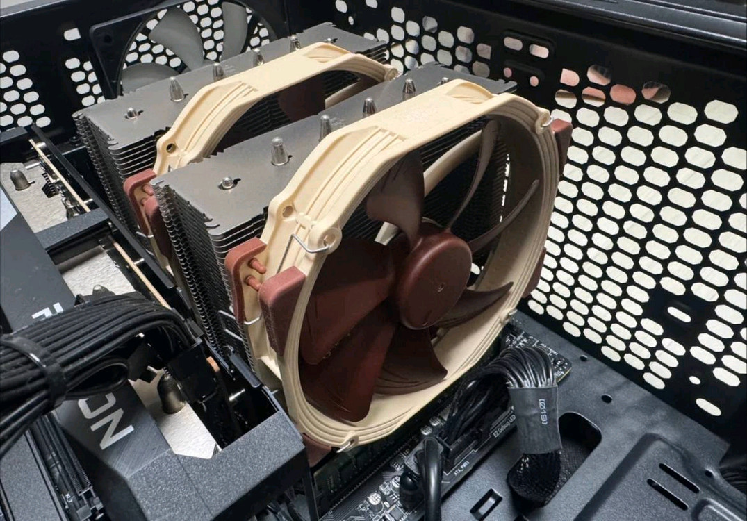 컴퓨터 pc 본체 판매합니다 [i7 12700 + 렘 32g + rx6600 + 녹투아 쿨러 + 윈도우11홈 정품] 이미지