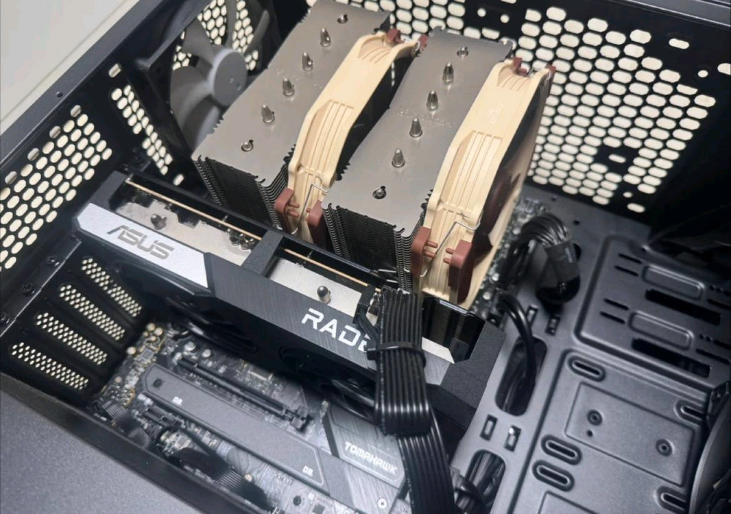 컴퓨터 pc 본체 판매합니다 [i7 12700 + 렘 32g + rx6600 + 녹투아 쿨러 + 윈도우11홈 정품] 이미지