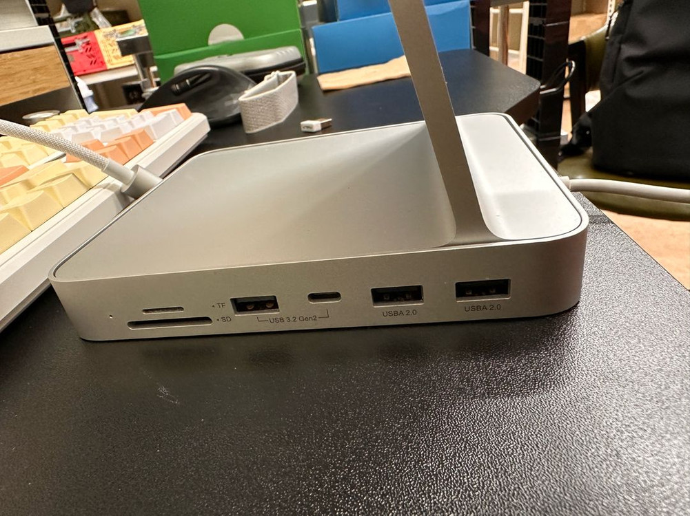 애플 아이맥 m4 10코어(8코어아님) 16g ssd 512 풀박스 + 인클루져 허브 + 외장디스크 거치대 이미지