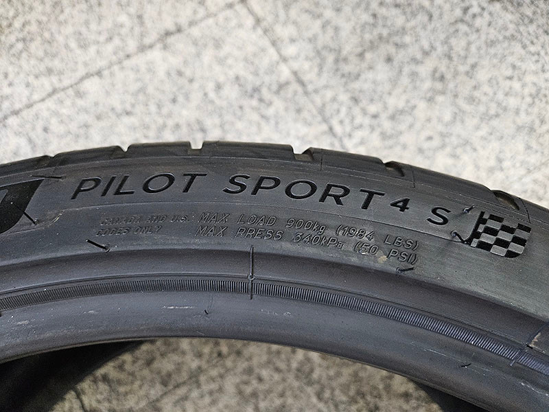 미쉐린 PS4S 305-30-21 중고타이어 한개 이미지