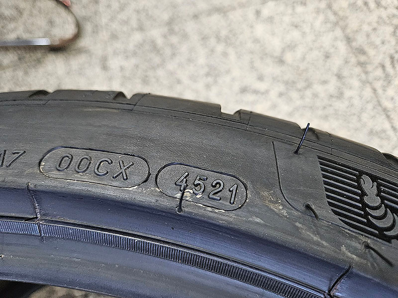 미쉐린 PS4S 305-30-21 중고타이어 한개 이미지