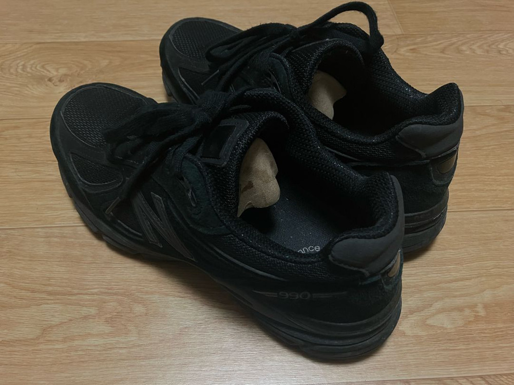뉴발란스 990v4 트리플블랙 260 이미지
