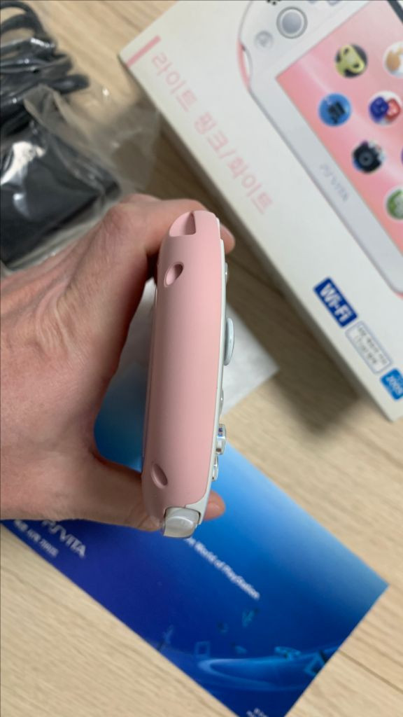 [초레어 핑크 비타] 소니 PS Vita 2세대 핑크 비타 2세대 비타 이미지