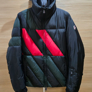 몽클레어 그레노블 패딩 3사이즈. 구찌,톰브라운,프라다,스톤아일랜드 이미지