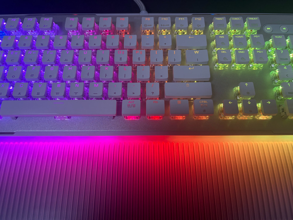 로캣 벌칸2 맥스 ROCCAT VULCAN II Max 게이밍 키보드 이미지