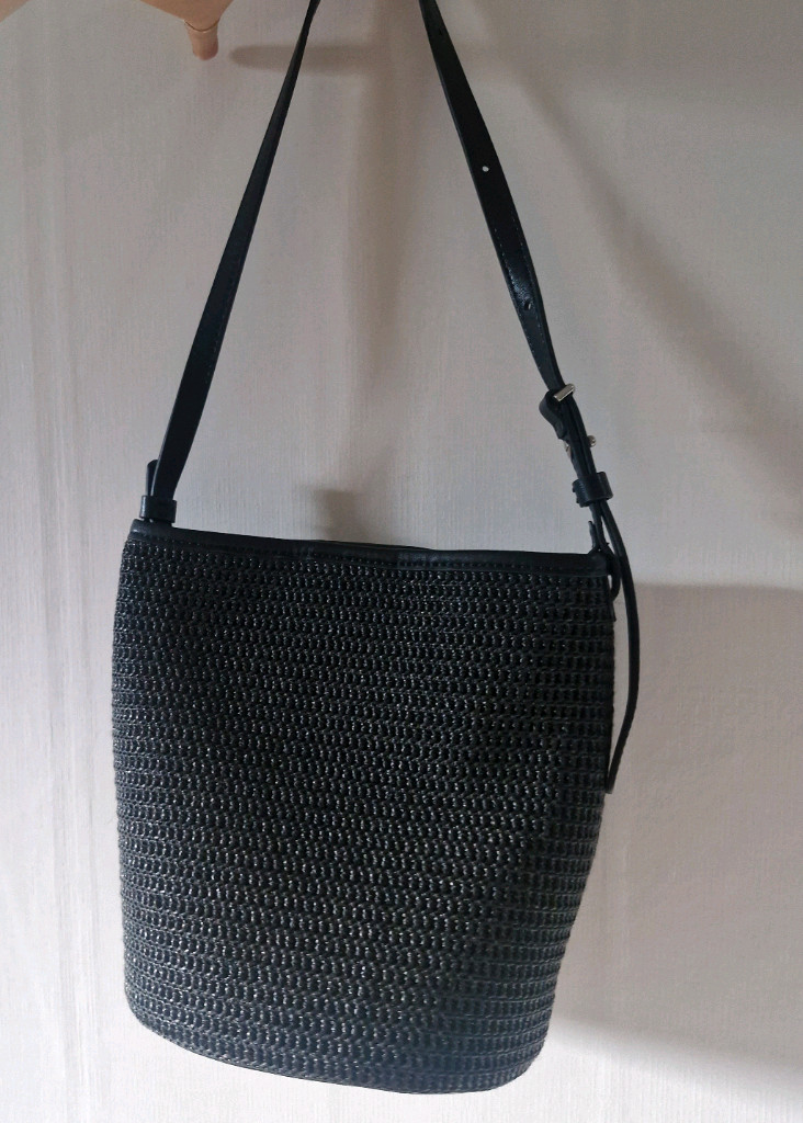 베네타 위빙 버킷백 블랙 이미지