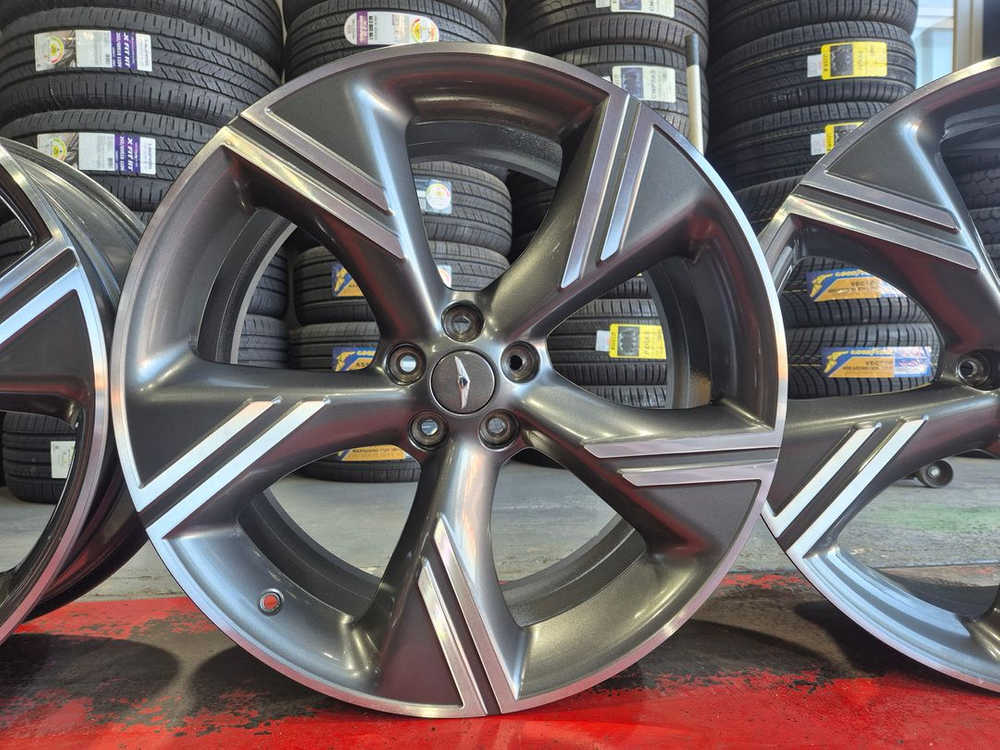 제네시스 GV80 22인치 페이스리프트 중고 휠타이어 세트 판매 이미지