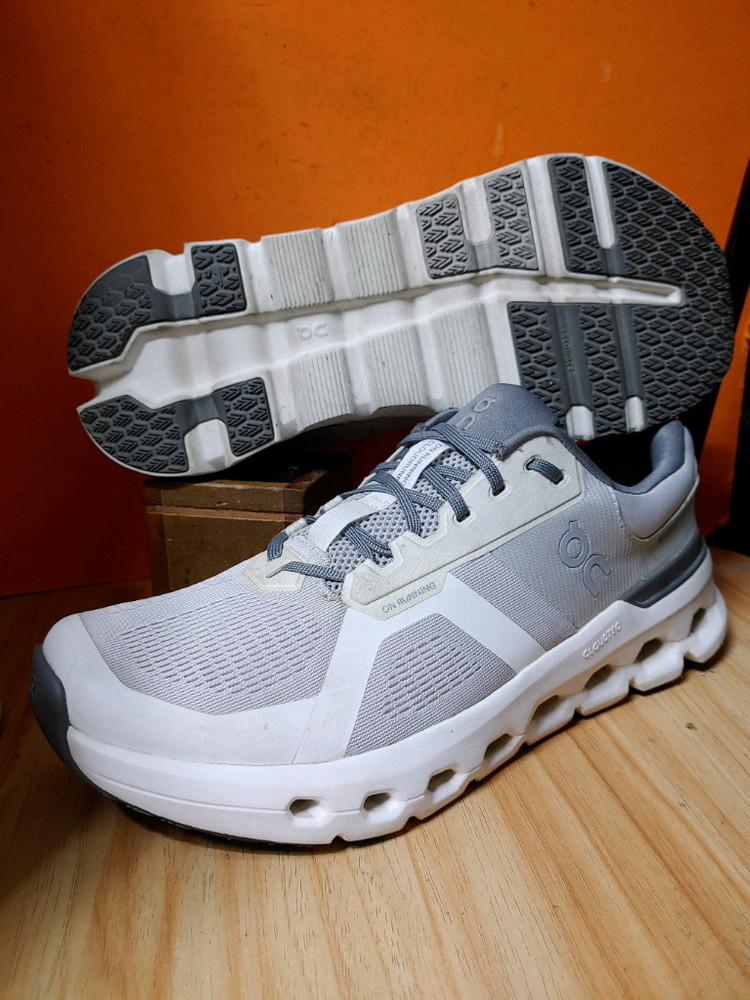 온러닝 클라우드러너2(US10.5표기285추천사이즈280) 이미지