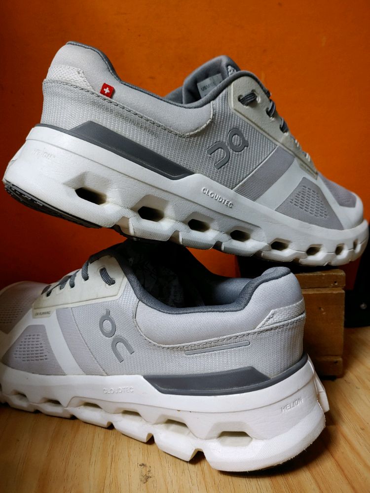 온러닝 클라우드러너2(US10.5표기285추천사이즈280) 이미지