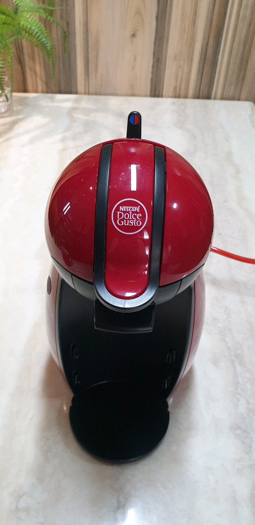 네스카페 돌체구스토 피콜로 커피머신 레드 이미지