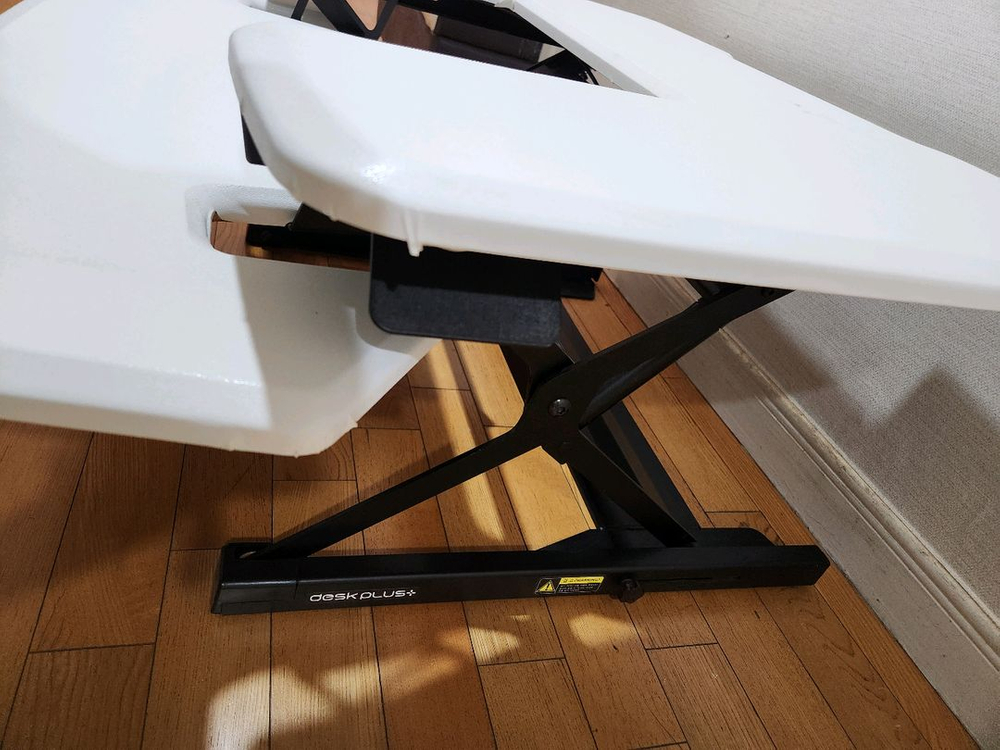 Desk Plus 높이 조절 스탠딩 책상 이미지