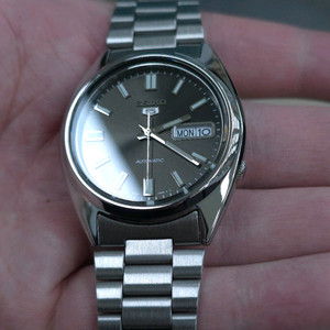 남성용 오토매틱 시계 이미지