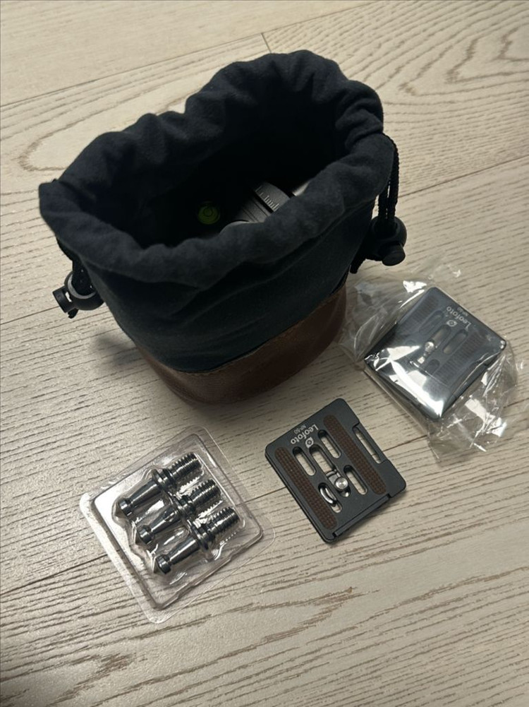 레오포토 LS-255C 카본 삼각대+레오포토 LH-30 볼헤드 +도브테일 플레이트2개 이미지