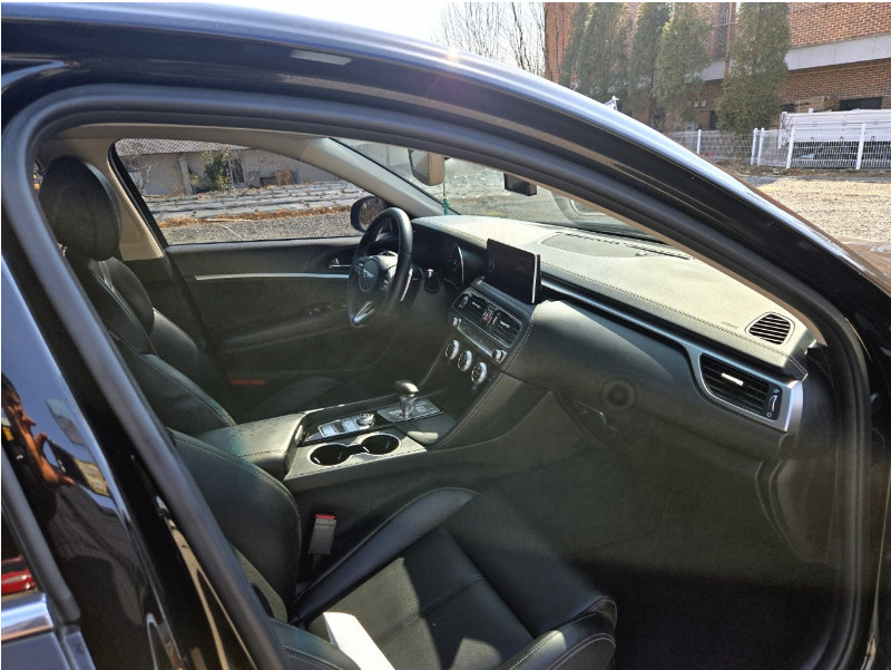 제네시스 g70 2.0 페리 22년식 판매합니다. 이미지