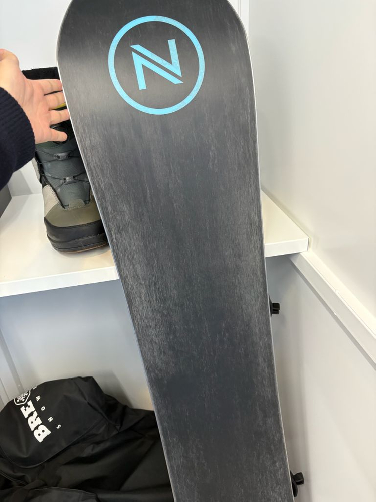 스노우보드 니데커 블레이드 플러스 데크, k2 메이시스 부츠, 바탈레온 페이즈 바인딩 이미지