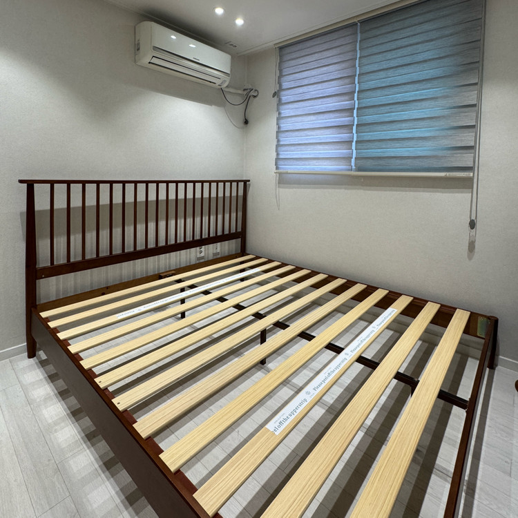 [정가150만원] 지누스 원목 침대 + 매트리스 처분합니다 / 프레임 라지킹 우드 침실 인테리어 나무 이미지