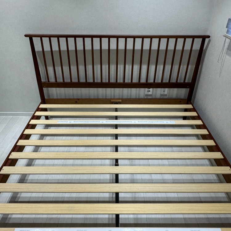 [정가150만원] 지누스 원목 침대 + 매트리스 처분합니다 / 프레임 라지킹 우드 침실 인테리어 나무 이미지