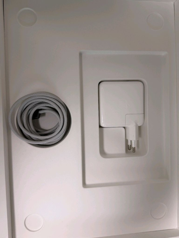 맥북 프로 14인치 M3 24년 4월제조 이미지