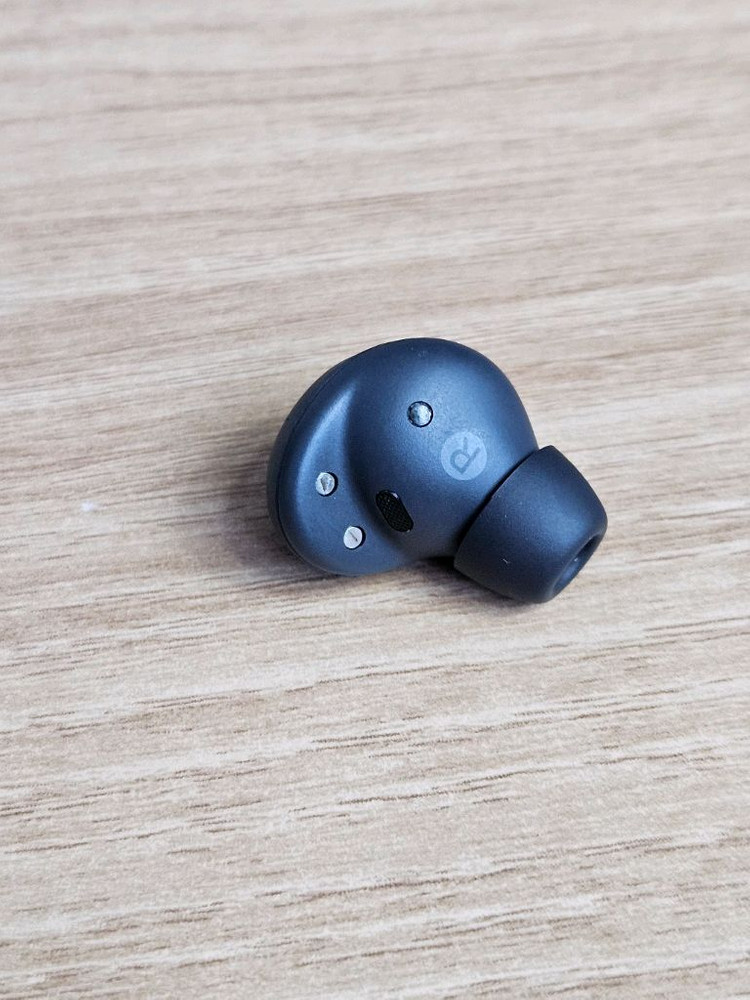 갤럭시 버즈2프로 그라파이트 오른쪽 SM-R510 이미지