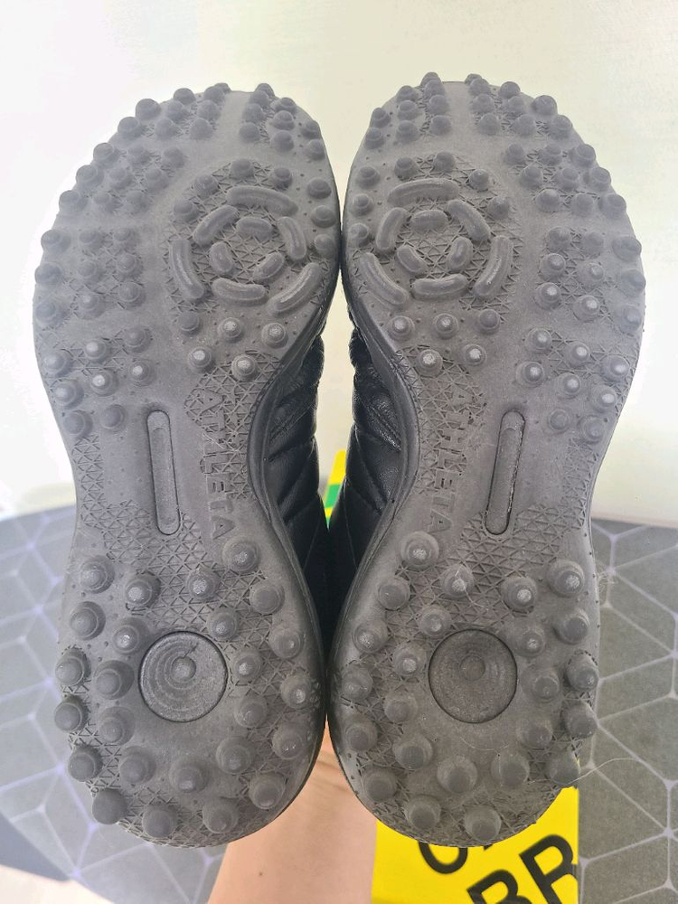 [245] 아슬레타 a005 풋살화 이미지