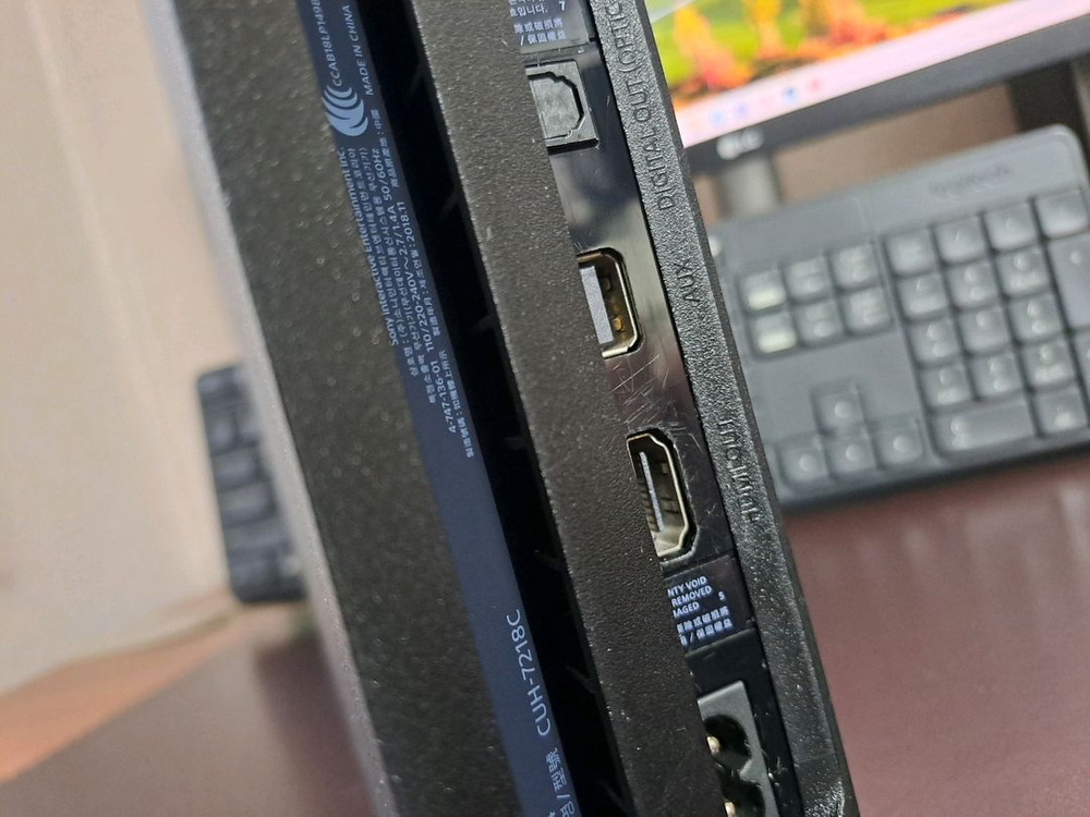 PS4 플스4 프로 7218C (10.71) 2TB 본체 단품 이미지