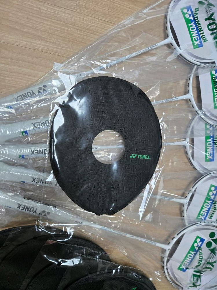 배드민턴 라켓 세트 이미지
