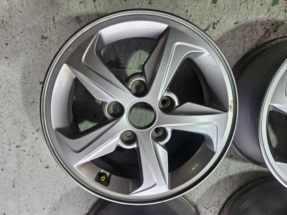 중고 아반떼 CN7 15인치 휠 판매 195 65 15인치 휠 이미지