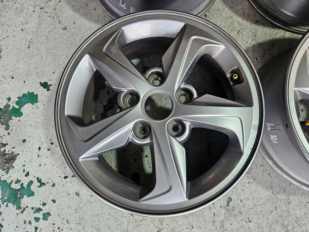 중고 아반떼 CN7 15인치 휠 판매 195 65 15인치 휠 이미지