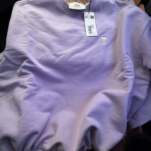 (새상품)봄용 아미 하트 자수 스웨트 셔츠 라일락색상,전국품절(기모X,지금입기좋은 얇은 맨투맨, 너무이쁨 ,득템가) 이미지