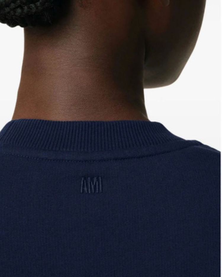 (새상품)봄용 아미 하트 자수 스웨트 셔츠 라일락색상,전국품절(기모X,지금입기좋은 얇은 맨투맨, 너무이쁨 ,득템가) 이미지