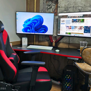 컴퓨터본체, 모니터2대(32인치), 듀얼 모니터암 레드 세트 직거래 이미지