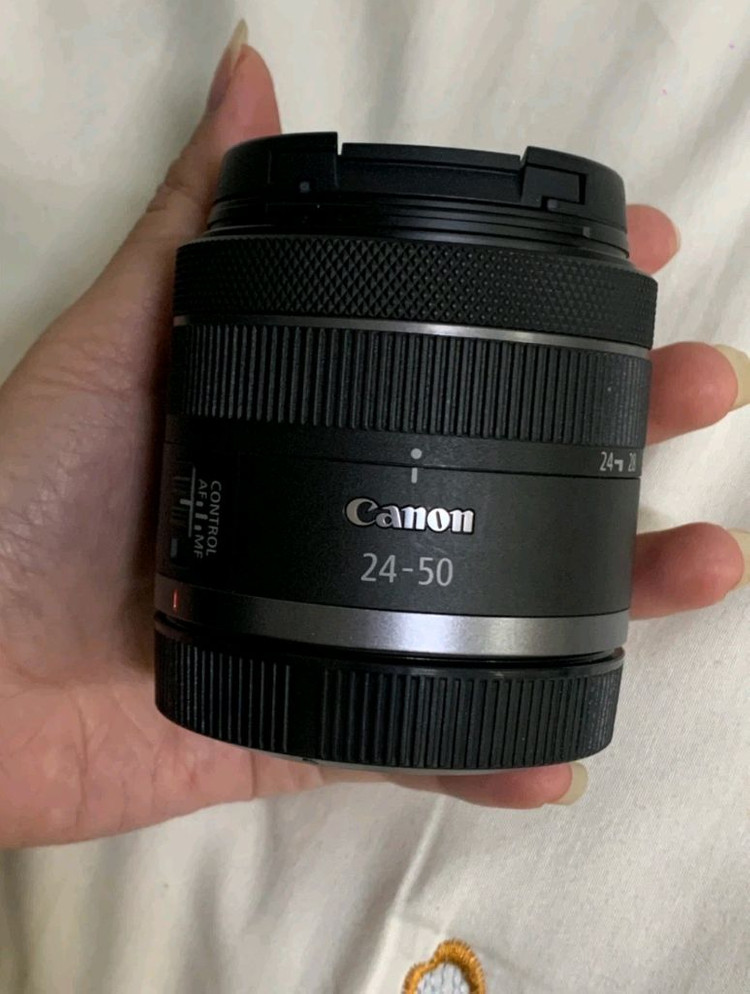 민트급 캐논 EOS RP 풀박 + 24-50mm 4.5-6.3 렌즈 이미지