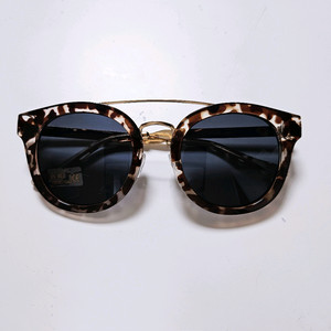 새상품]마감좋고 착용감좋은 레진 골드테 남자 여자 선글라스 골프 등산 운전용 차량용 여행 낚시 자전거 골프 썬글라스 이미지