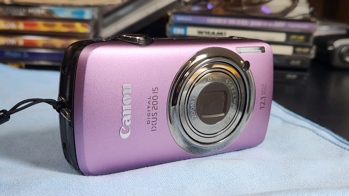 캐논 IXUS 200 is 익서스 200 is 빈티지 핑크색 디카 이미지