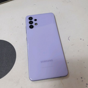 갤럭시A32 아주 깨끗해요 이미지