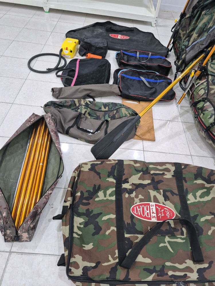 비바 수퍼탱크 310 풀세트 낚시보트 가이드모터장착 1회사용 상태 굿 넉넉한 공간과 안정감 이미지