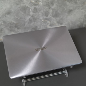 ASUS i7 3.2k 고해상도 경량 노트북 이미지