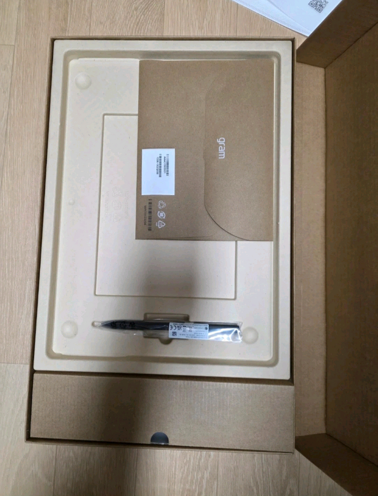 LG 그램프로360 (2026년형) 풀박스 백만원 싸게 팝니다. 선착순 이미지